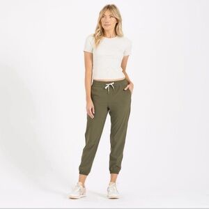 Vuori Sage Green Women's Joggers